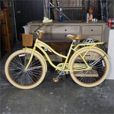 Huffy 26" Nel Lusso Women's Cruiser Bike with Perfect Fit Frame, Yellow.