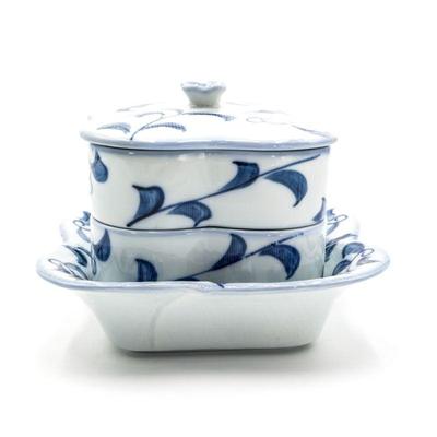 White & Blue 4-Piece Stacking Dishes w/Lid