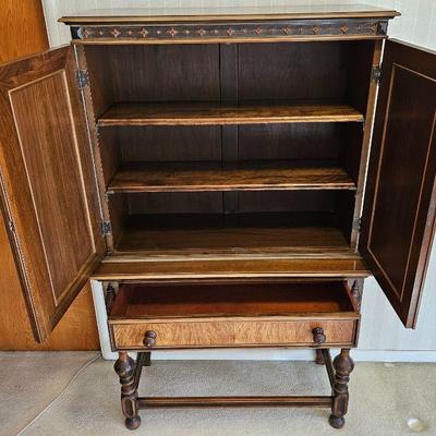 Gorgeous Ornate Antique Berkey & Gay Jacobean Gothic Hutch Cabinet.