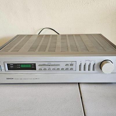 Vintage DENON precision audio component / tuner amp DRA-600.