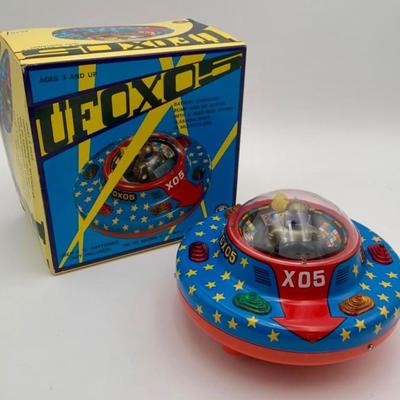 UFO-X-05 Litho Spinning Saucer – Masudaya – Excellent