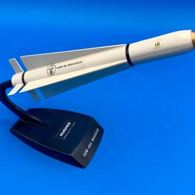 Model: Hughes AGM-65D Maverick Missile - Topping