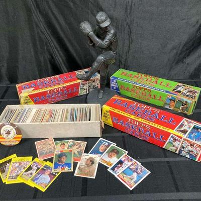 Ct202 baseball mystery box and statue