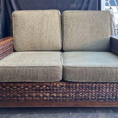 Ct172 vintage rattan loveseat