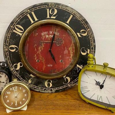 (4) Vintage Clocks - Baby Ben By Westclox, Hotel De Ville, Green Metal