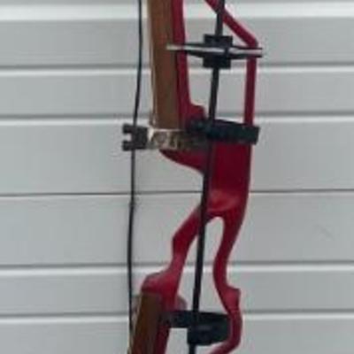Vintage Wilson Bros. Black Widow 60" No. 1928 Recurve Bow 
