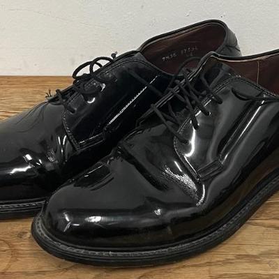 Vintage Pair Of Bates Men's Size 9.5 Black Leather Dress Shoes