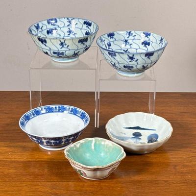 (5pc) Chinese & Japanese Porcelain | Including a pair of blue and white bowls with spiral pattern in the center, a Japanese style...