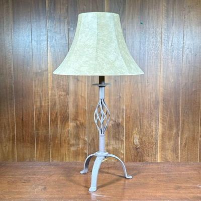 CAST IRON LAMP | Table lamp with tripod base. - h. 30 x dia. 16 in