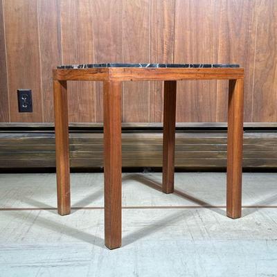 MCM MARBLE TOP SIDE TABLE | Mid-century modern black marble top side table on a nicely figured wood base with straight square legs. - h....
