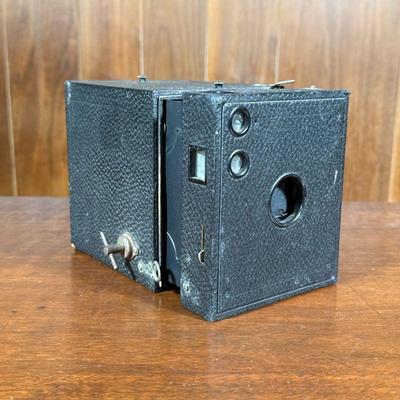 Brownie No. 3 | Brownie box camera. - h. 5.25 x w. 4.25 x d. 6 in