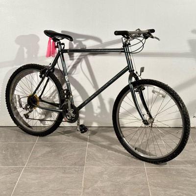 VINTAGE SCHWINN MOAB BICYCLE | C. 1995, 23 in frame size, shimano alivio components.

