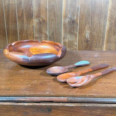 (4pc) WOODEN KITCHEN ITEMS | Including a very unusual serving spoon with hammered metal grape and leaf decoration - dia. 11.5 in (bowl)