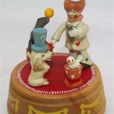 Lot 010  
ANRI wood music box spinning