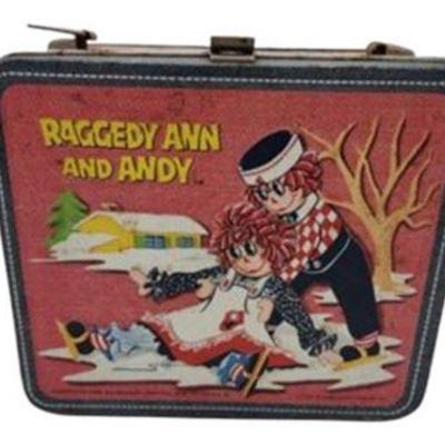 Lot 030   
Vintage Aladdin Industries 1973 Raggedy Ann and Andy Lunchbox No Thermos