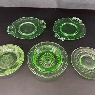 5 small decorative plates green vaseline uranium