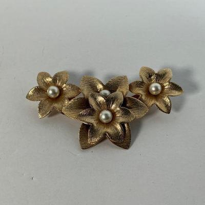 Sarah Coventry Brooch