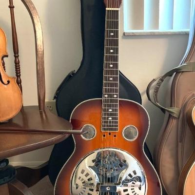 Rogue Dobro Resonator
Guitar 
