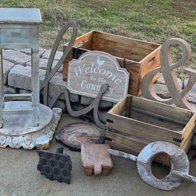 Wooden one drawer side table 10x24x10
Paint flaking.
Wooden column base 16x4
Hobby lobby wall decor 16x21
Two wooden crates 20x9x14 &...