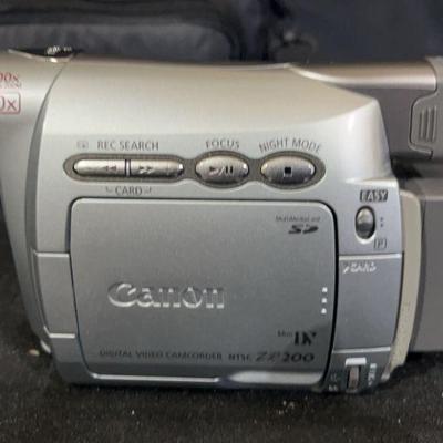 Canon ZR200 Digital Video Camera