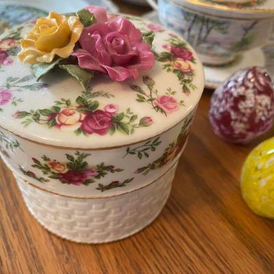 royal albert old country rose music box