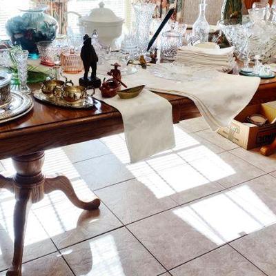 Keller Oak Dining room pedestal table with 4 leaves, 2 captain chairs and 4 side chairs  66 inches to 110 inches, 44 inches wide