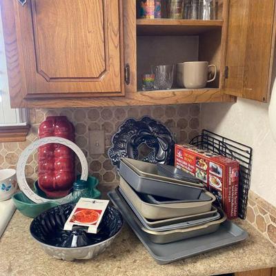 cookie sheets and bakeware