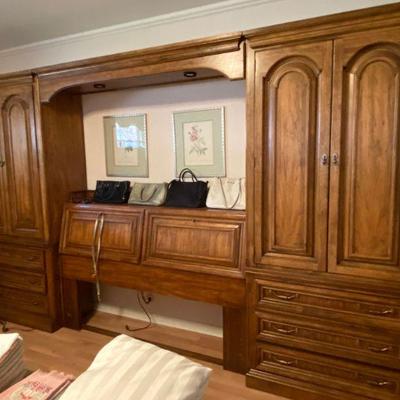 Queen size walnut bed unit, Burlington House furniture, United division, Lexington North Carolina
