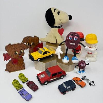 Nostalgic Vintage Toy Lot: Snoopy & Peanut, California Raisins, Cars +	