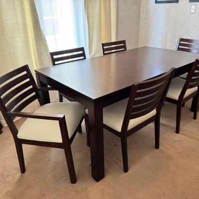 Ethan Allen Dining Table w/ 6 Extra Wide Chairs, Leaves + Table Covers	