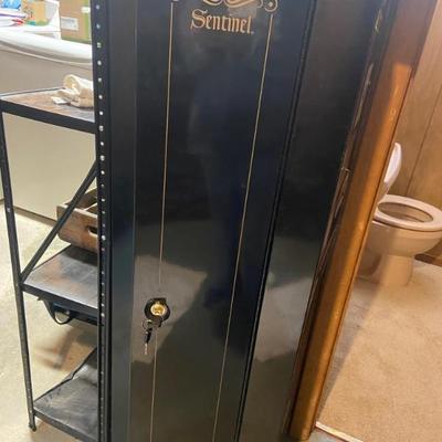 Gun cabinet