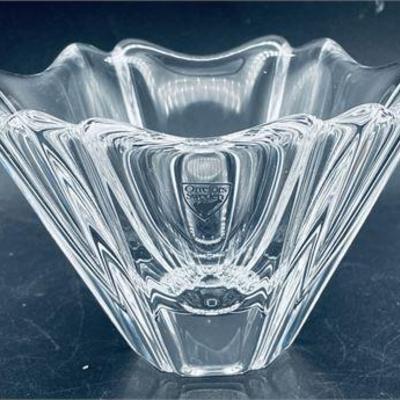 Lot 004   
Orrefors Sweden Crystal Caviar Dish/Tulip Bowl with original tag