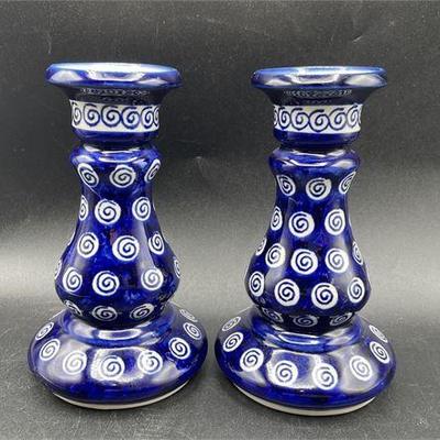 Lot 006   
Polish Pottery Candlesticks