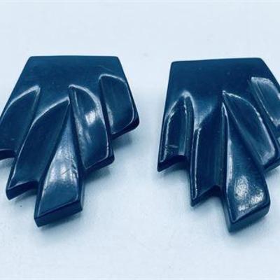 Lot 091  
Deco Blue Bakelite Shoe Clips