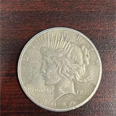 Lot 008   
1922 - S - Peace Dollar