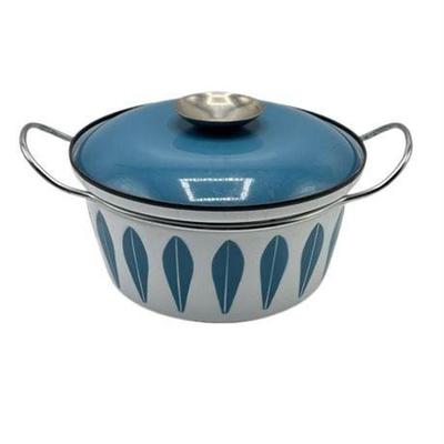 Lot 074   
Catherineholm Lotus Enamelware Casserole Dish