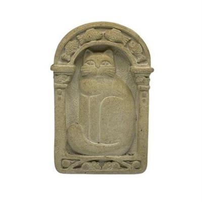 Lot 019 
Carruth Studios Cat Wall Hanging