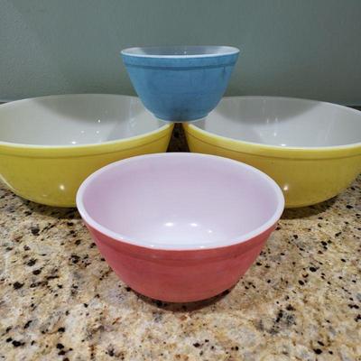 Vintage Pyrex Mixing Bowls