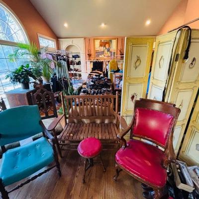 Estate sale photo