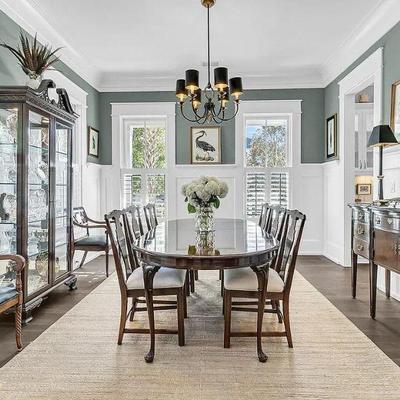 DINING ROOM QUEEN ANNE OVAL MAHOGANY DINING TABLE W/ TWO LEAVES AND SIX VINTAGE CHIPPENDALE MAHOGANY STRAIGHT LEG FIDDLE BACK DINING SIDE...