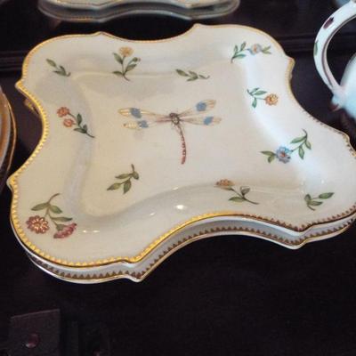 i. GODINGER PORCELAIN
