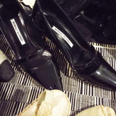 JIMMY CHOO, FERRAGAMO, KATE SPADE, MUANO, MANOLA BLAHNIK, PRADA, HGL SHOES, LOW BOOTS AND SANDALS IN SIZE 7.