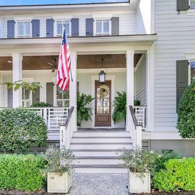 454 LESESNE STREET IN DANIEL ISLAND, SC SALE IS JANUARY 17-19 FROM 1:00 - 4:00 PM