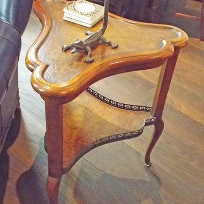 THEODORE ALEXANDER TRIANGULAR WOOD LEATHER INSERTS WITH BRASS RAIL TABLE