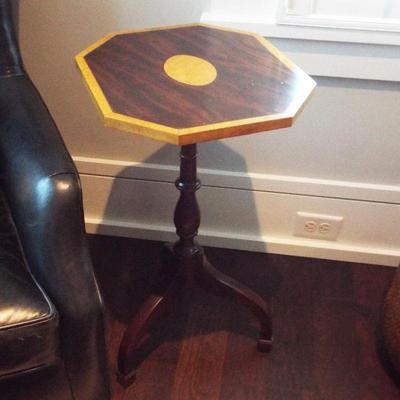 STATTON FURNITURE INLAY WOOD PEDESTAL TABLE