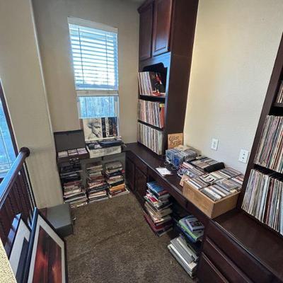 VINYLS, CD'S, BOOKS