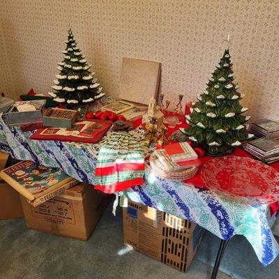 Tare 4 tiered ceramic Xmas trees with original bulbs and lights