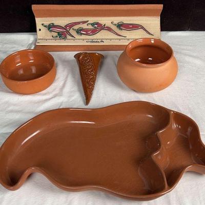 Southwestern-Themed Ceramic Set