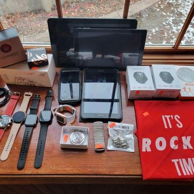 Apple / Galaxy Watches - Luminess Air Brush and Makeup 