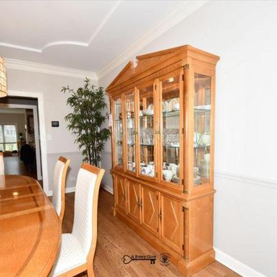 077 dining room